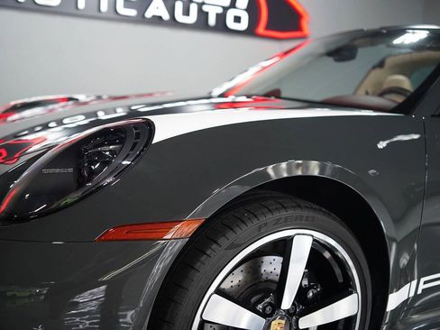 Used 2021 Porsche 911 Targa 4S Heritage Design AWD/4WD image 17