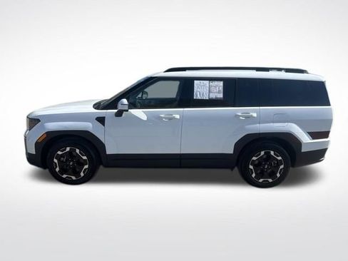 Used 2025 Hyundai Santa Fe SEL FWD image 2