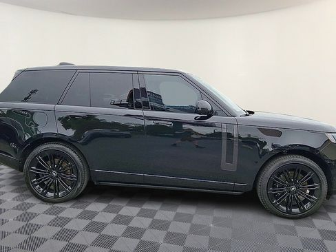 Certified 2025 Land Rover Range Rover SE AWD/4WD image 9