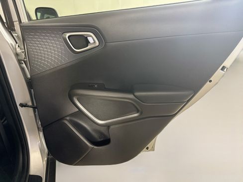 Used 2020 Kia Soul S FWD image 28