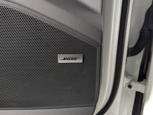 Certified 2025 Porsche Cayenne Coupe AWD/4WD image 28