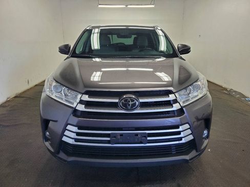Used 2018 Toyota Highlander XLE AWD/4WD image 2