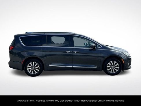 Used 2020 Chrysler Pacifica Touring-L Plus FWD image 6