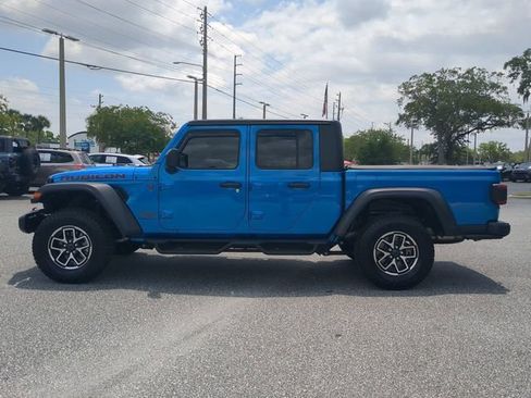 Used 2025 Jeep Gladiator Rubicon w/ Safety Group AWD/4WD image 8