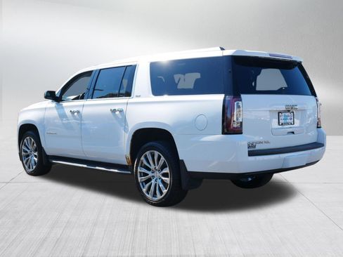 Used 2017 GMC Yukon XL SLT AWD/4WD image 5