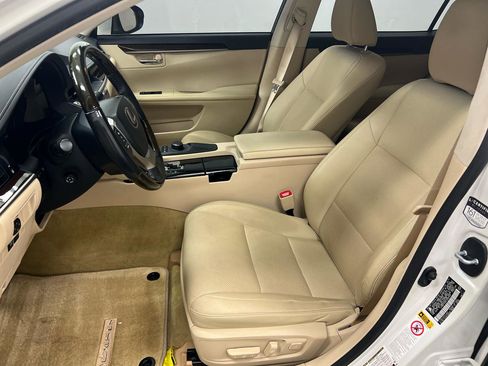Used 2015 Lexus ES 350 w/ Premium Package image 4