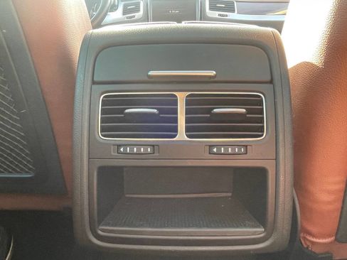 Used 2016 Volkswagen Touareg VR6 image 24