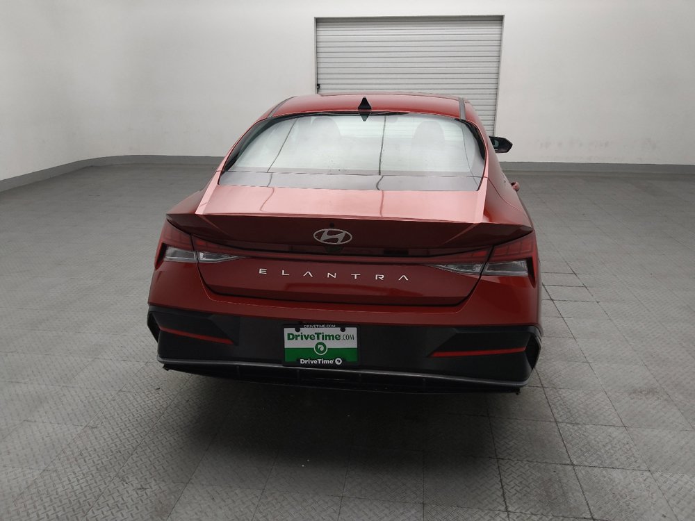 Used 2025 Hyundai Elantra SEL FWD image 7