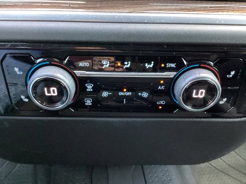 Used 2023 Chevrolet Silverado 1500 LT image 24