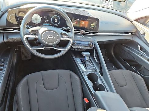 Used 2024 Hyundai Elantra SEL w/ Convenience Package image 11