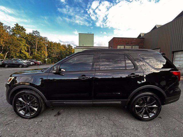 Used 2018 Ford Explorer XLT w/ XLT Appearance Package AWD/4WD image 8