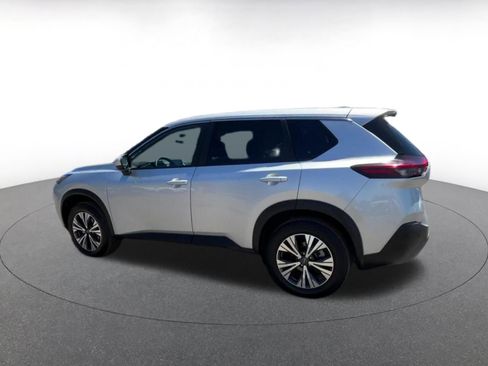 Used 2023 Nissan Rogue SV image 10