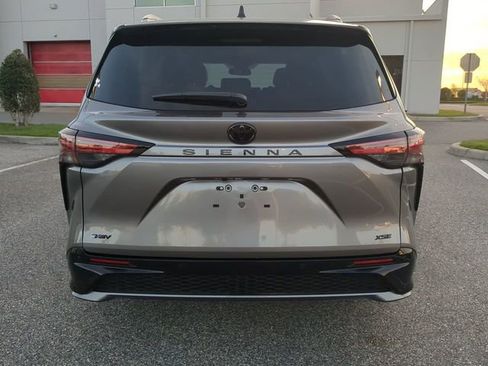 New 2026 Toyota Sienna XSE image 5