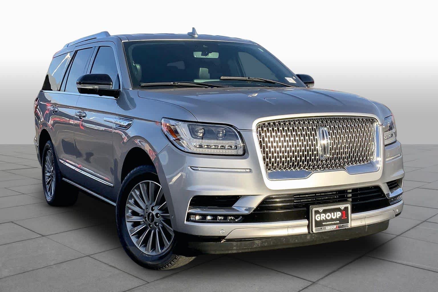 Used 2021 Lincoln Navigator 4WD image 3