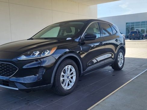 Used 2020 Ford Escape SE image 1