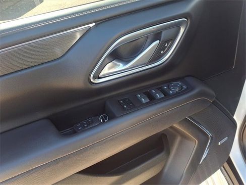 Used 2023 GMC Yukon AT4 w/ Technology Package image 11