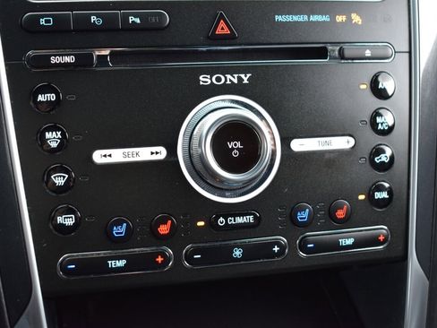Used 2018 Ford Explorer Platinum AWD/4WD image 25