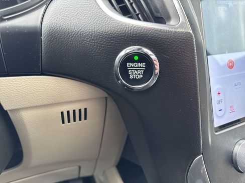 Certified 2023 Ford Edge Titanium image 32