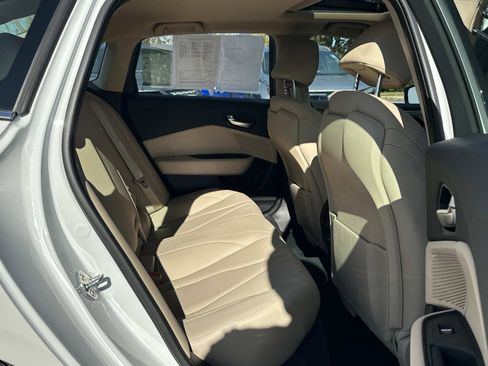 Certified 2025 Acura TLX w/ Technology Package image 15