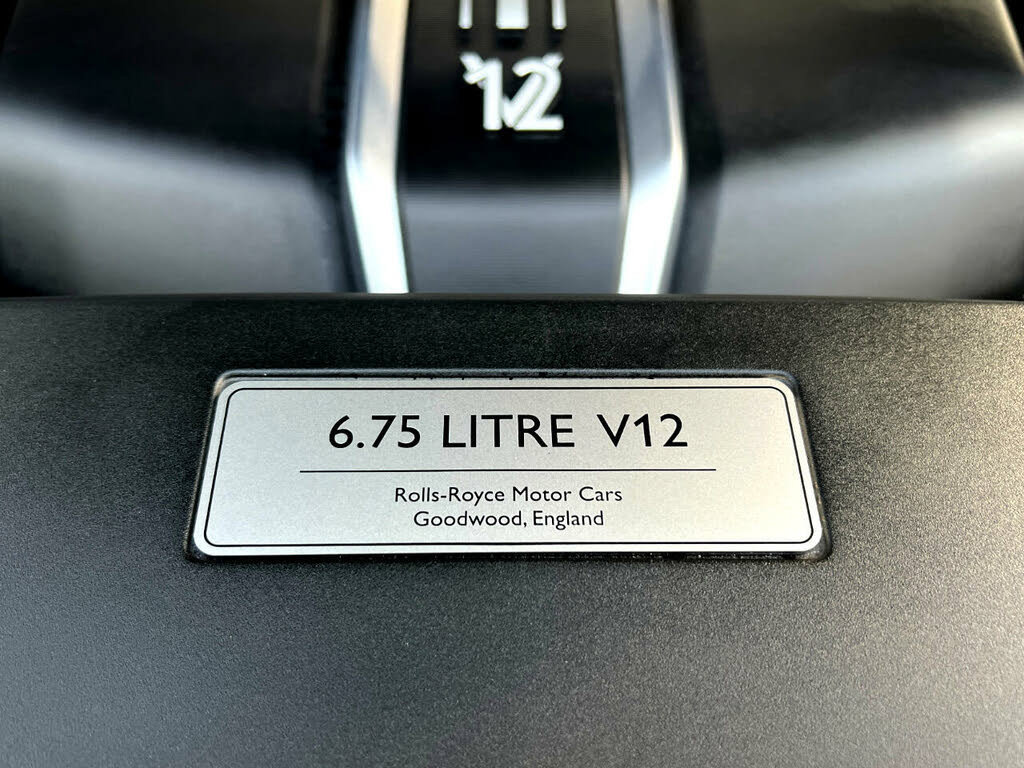 Used 2022 Rolls-Royce Cullinan Black Badge AWD/4WD image 56
