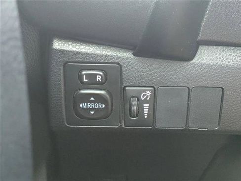 Used 2018 Toyota Corolla XLE FWD image 16