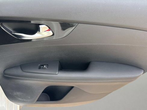 Used 2023 Kia Forte GT-Line w/ GT-Line Premium Package image 19