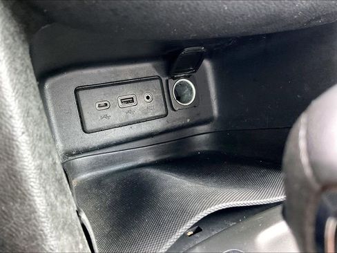 Used 2023 Chevrolet Equinox RS FWD image 25