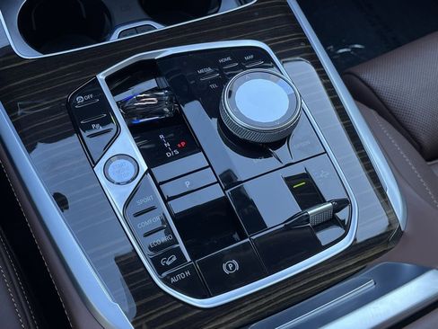 Used 2023 BMW X7 xDrive40i w/ Executive Package image 19