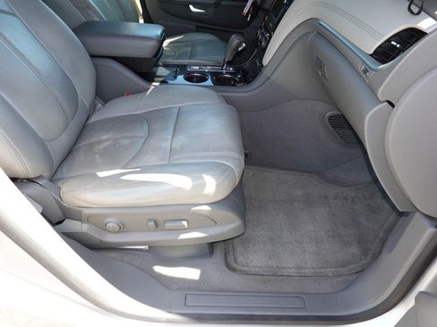 Used 2015 Chevrolet Traverse LT FWD image 23