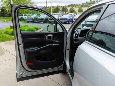 Used 2021 Kia Sorento S FWD image 16
