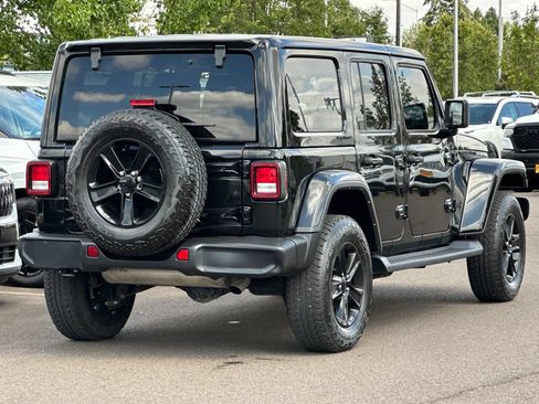 Used 2021 Jeep Wrangler Unlimited Sahara AWD/4WD image 4