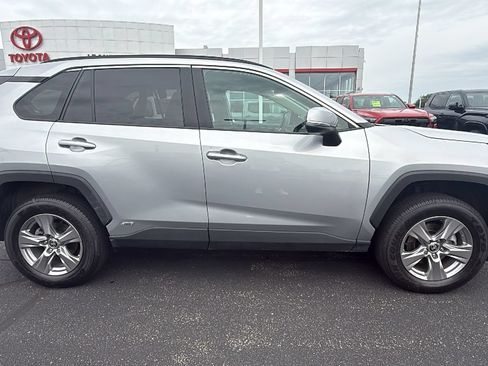 Used 2025 Toyota RAV4 XLE AWD/4WD image 8