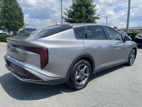 New 2026 Kia K4 FWD image 32
