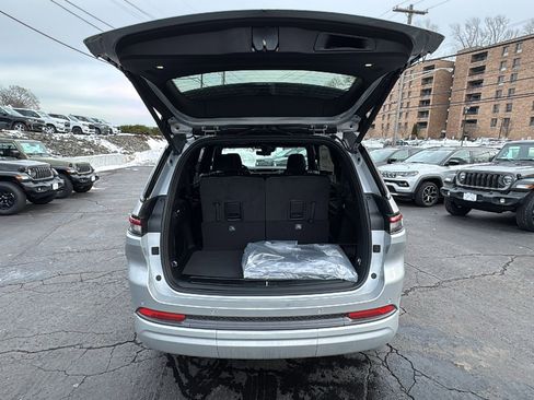 New 2026 Jeep Grand Cherokee L Limited image 10
