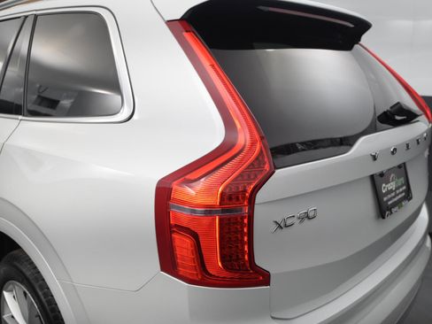 Used 2017 Volvo XC90 T5 Momentum w/ Momentum Plus Package image 15