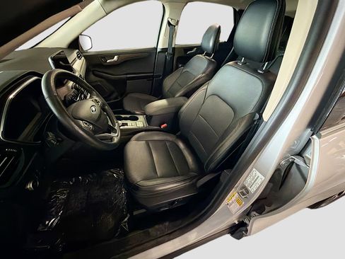 Used 2020 Ford Escape Titanium AWD/4WD image 13