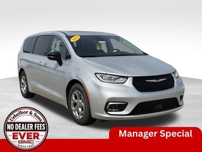 Used 2024 Chrysler Pacifica Limited