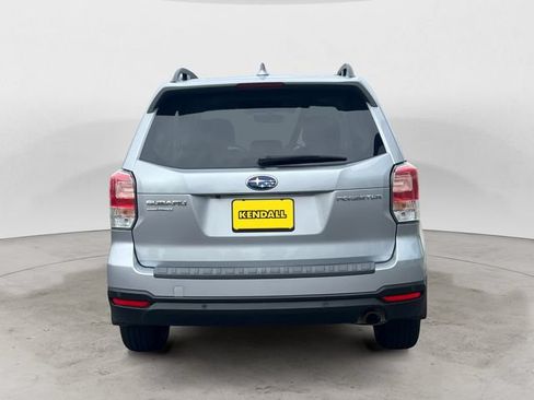 Used 2018 Subaru Forester 2.5i Limited AWD/4WD image 6