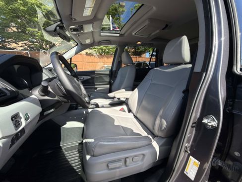 Used 2019 Honda Pilot Elite image 12