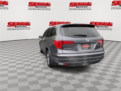 Used 2017 Honda Pilot EX image 8
