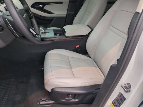 Used 2024 Land Rover Range Rover Evoque S AWD/4WD image 12
