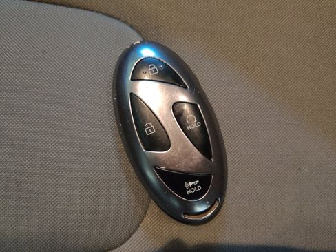 Used 2025 Hyundai Elantra SEL image 32