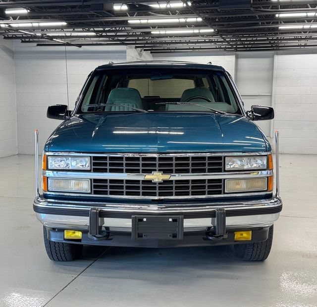 Used 1993 Chevrolet Suburban 4WD image 8