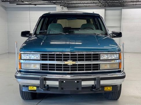 Used 1993 Chevrolet Suburban 4WD image 8