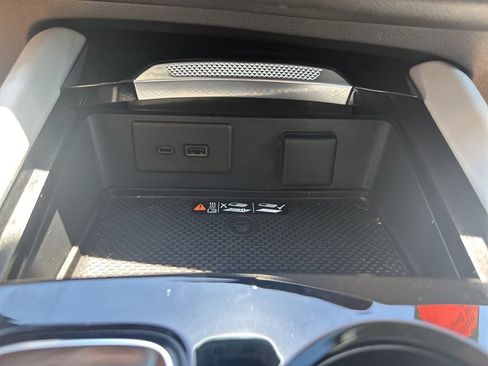Used 2025 Buick Envision Avenir AWD/4WD image 25