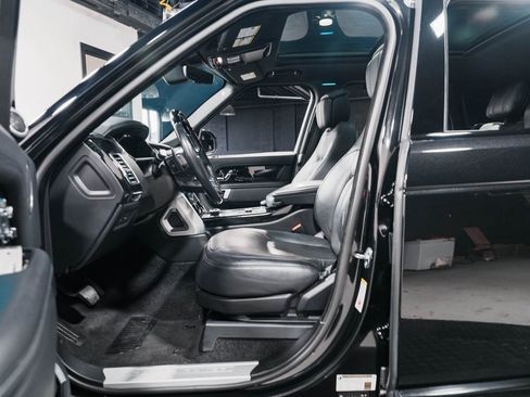 Used 2020 Land Rover Range Rover HSE image 28