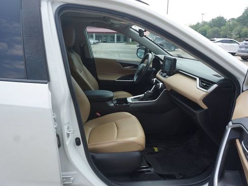 Used 2021 Toyota RAV4 XLE Premium FWD image 16