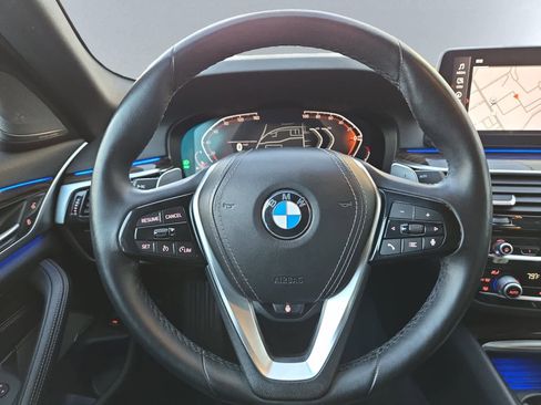 Used 2022 BMW 540i xDrive w/ Premium Package image 18