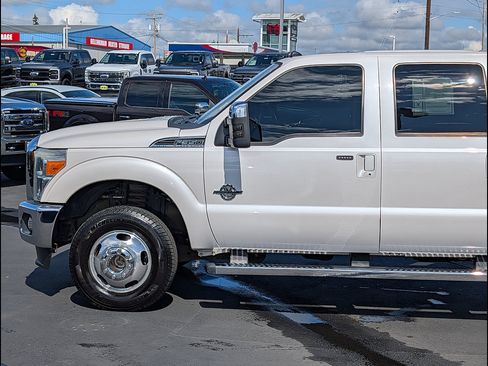 Used 2011 Ford F350 Lariat w/ Lariat Ultimate Pkg AWD/4WD image 9
