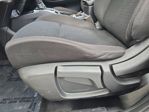 Used 2021 Nissan Rogue Sport S image 29